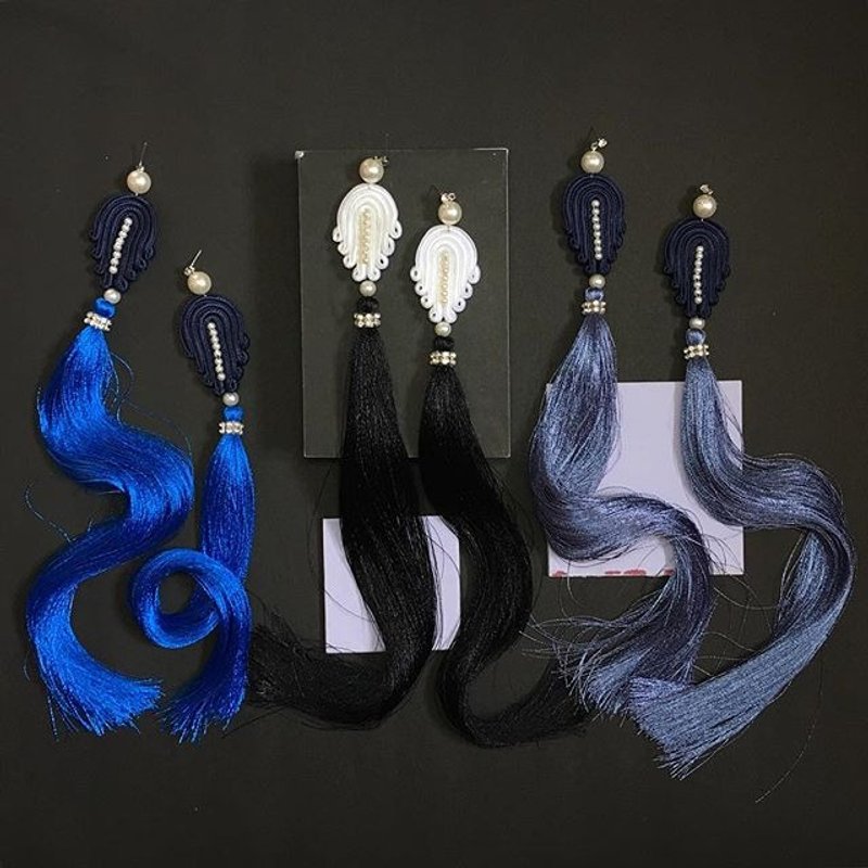 long tassel - 耳环/耳夹 - 其他材质 蓝色