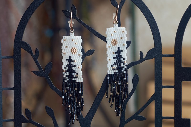 手工 Miyuki 编织耳环 – 灵感来自 星夜 纯银耳钩 - 耳环/耳夹 - 玻璃 黑色