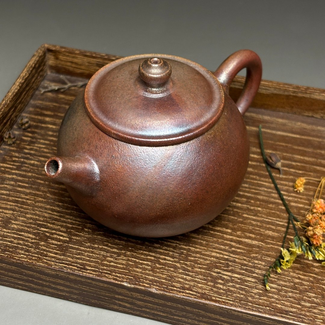 台湾名家王文玉【柴烧】玫瑰金手拉壶 - 茶具/茶杯 - 陶 金色