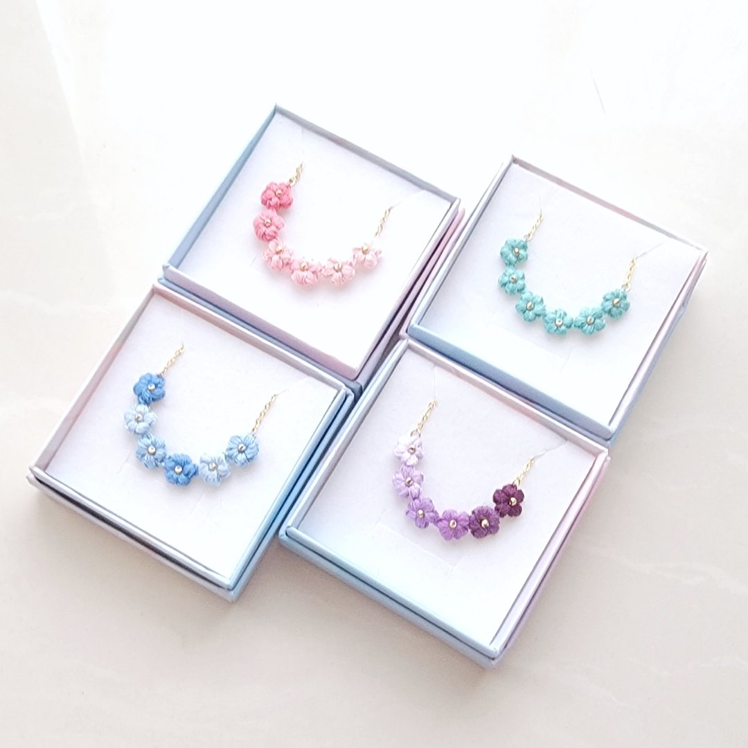 微笑项链 花丽 4色 Crochet Flower Smile Pendant Necklace - 项链 - 绣线 多色