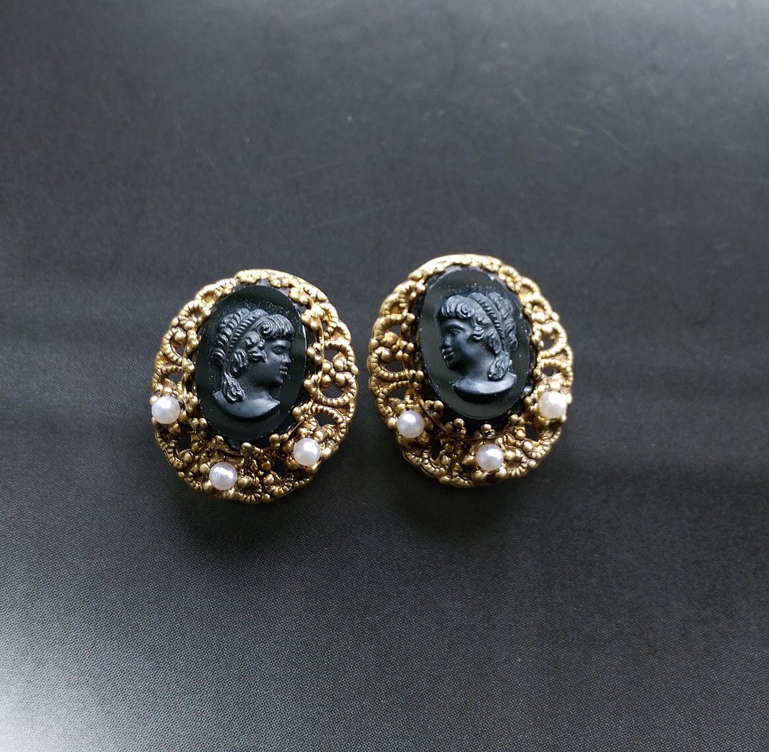 Vintage Jewelry 西德制 花丝 黑玻璃 CAMEO  典雅 夹式耳环 - 耳环/耳夹 - 其他材质 金色