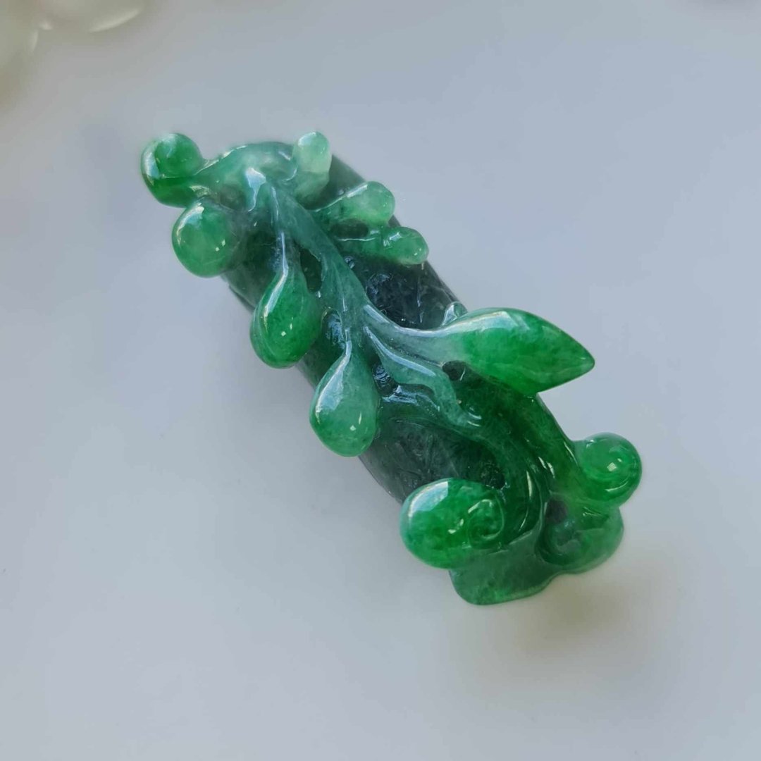 辣绿枯木逢春摆件 | 天然缅甸玉A货翡翠 - 摆饰 - 玉石 