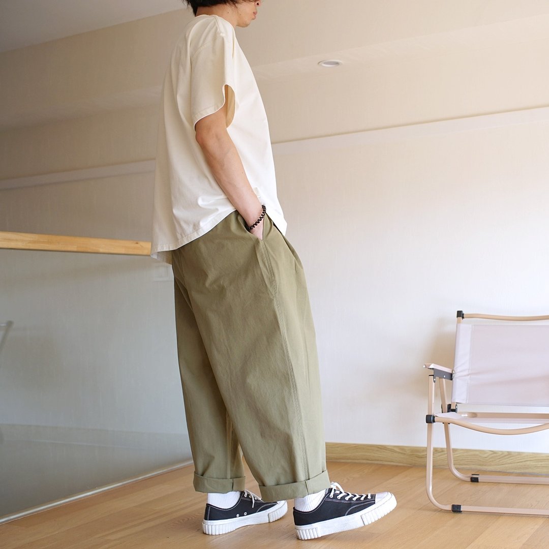 Relax Wide Leg Pants 四褶宽松休闲锥形阔腿裤 宽松裤腿气球裤 - 中性裤装 - 其他人造纤维 卡其色