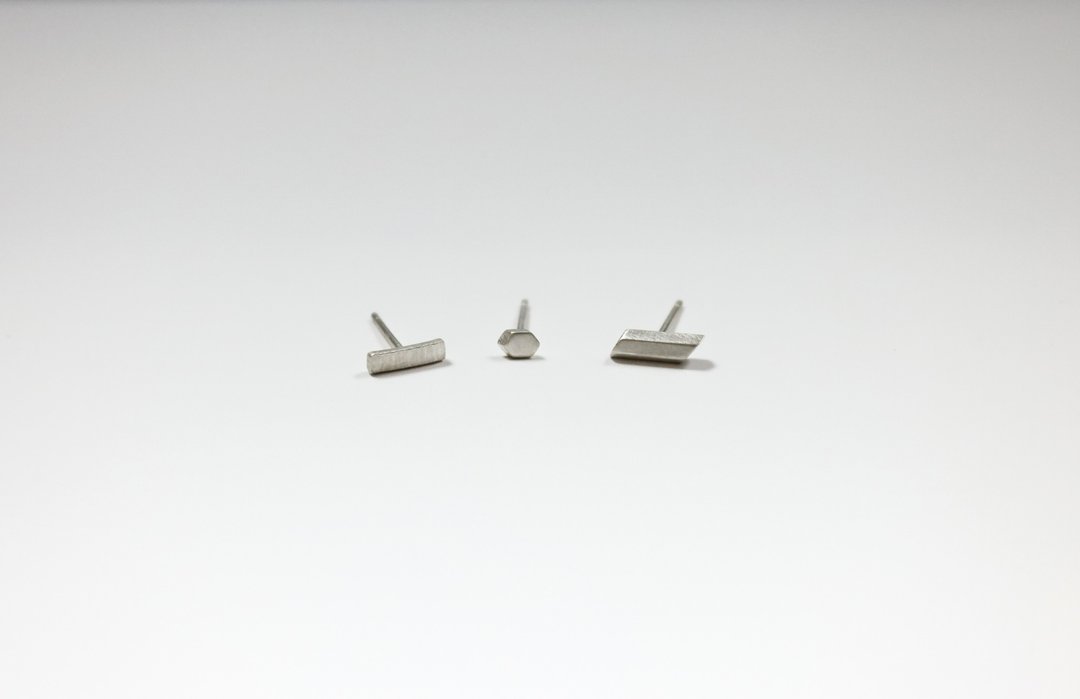 min长形敲纹/六边形(耳贴式耳环/单个) - 耳环/耳夹 - 其他金属 银色
