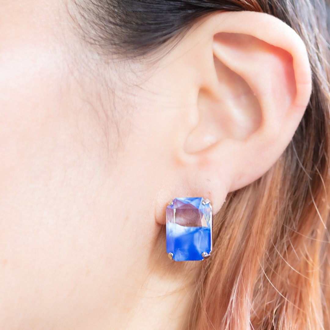 blue spray stud earrings - 耳环/耳夹 - 玻璃 蓝色
