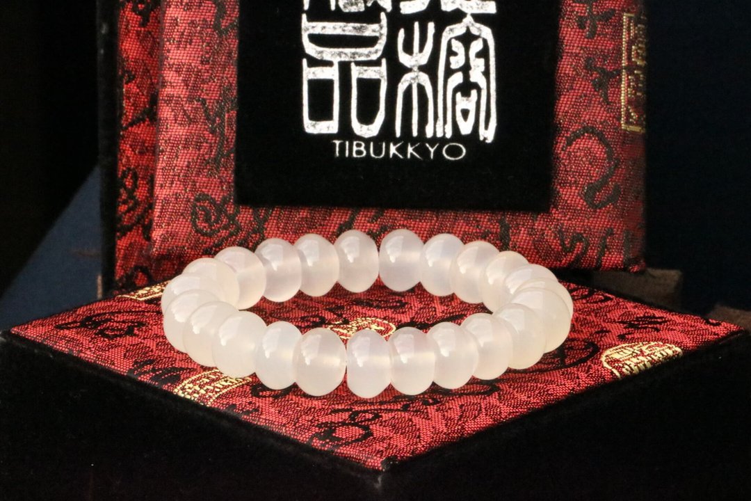 原矿白玛瑙手珠 12x8mm苹果圆 冻白玛瑙手串 佛教七宝 定制化串珠 - 手链/手环 - 玉石 