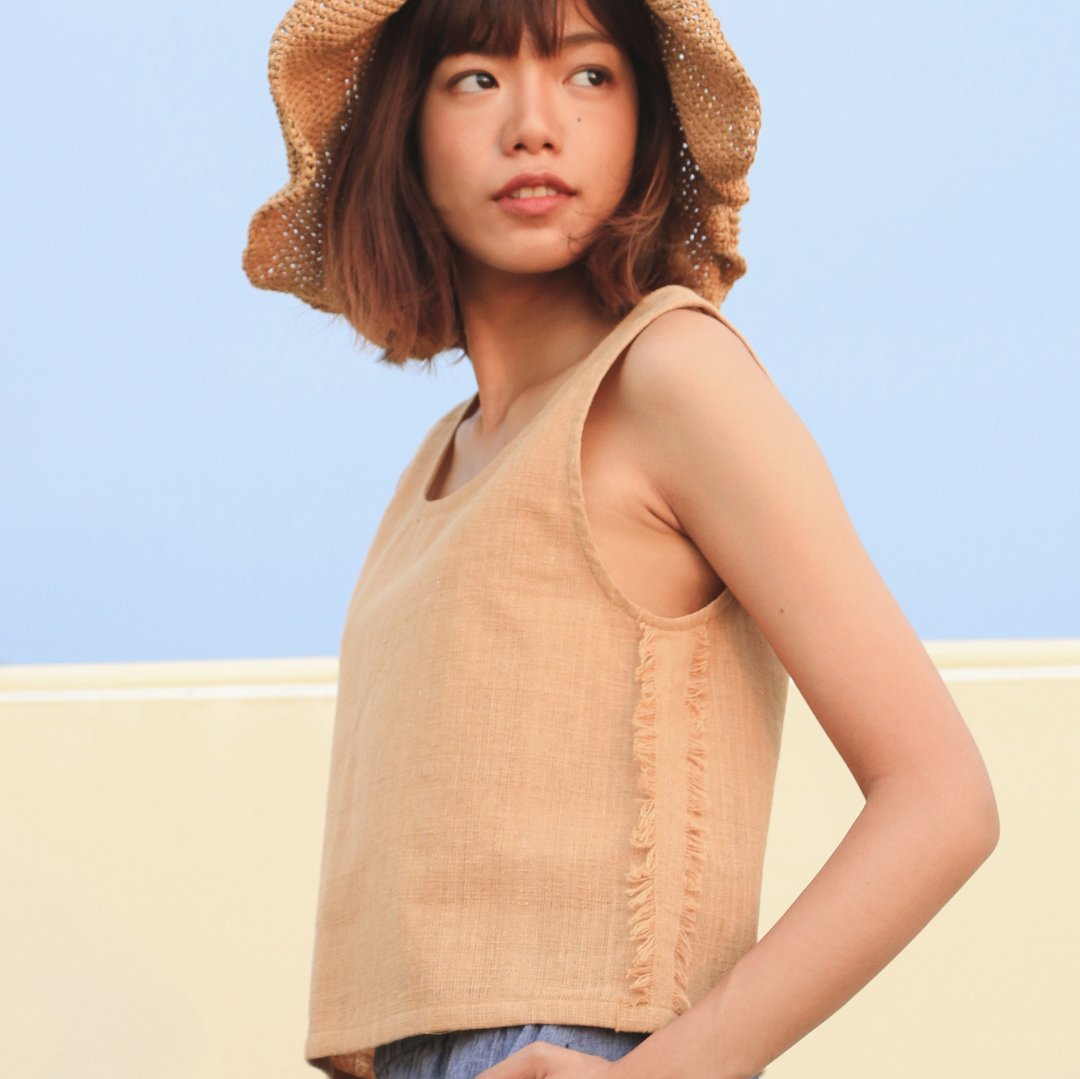 Brownish Sleeveless Top / Non-chemical cotton / Hand Woven - 女装背心 - 棉 咖啡色