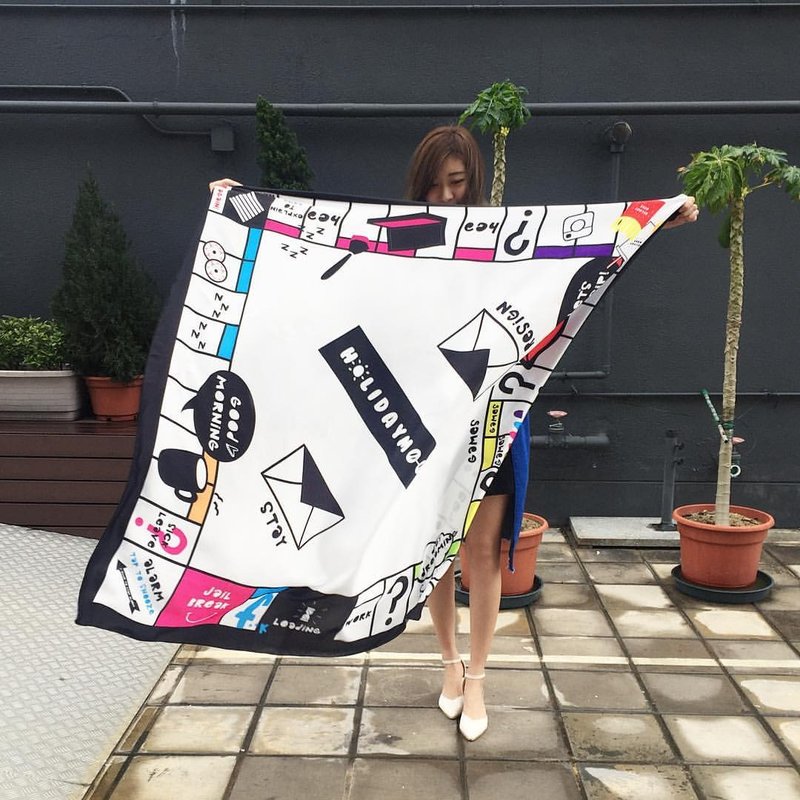 Holidaymood 大富翁丝巾 - 丝巾 - 丝．绢 多色