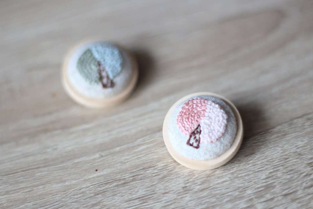 【WIJ Handmade】手刺绣别针 | 山樱花 - 胸针 - 棉 粉红色