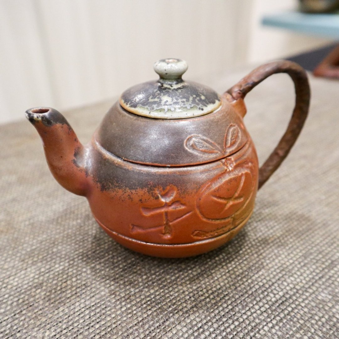 茶心禅意 手工柴烧 藤铜把 璇玑壶 180cc - 茶具/茶杯 - 陶 金色