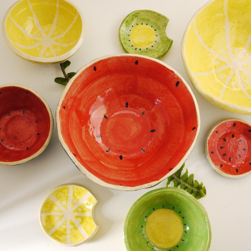 Fruit bowl 【watermelon】 - 浅碟/小碟子 - 陶 红色