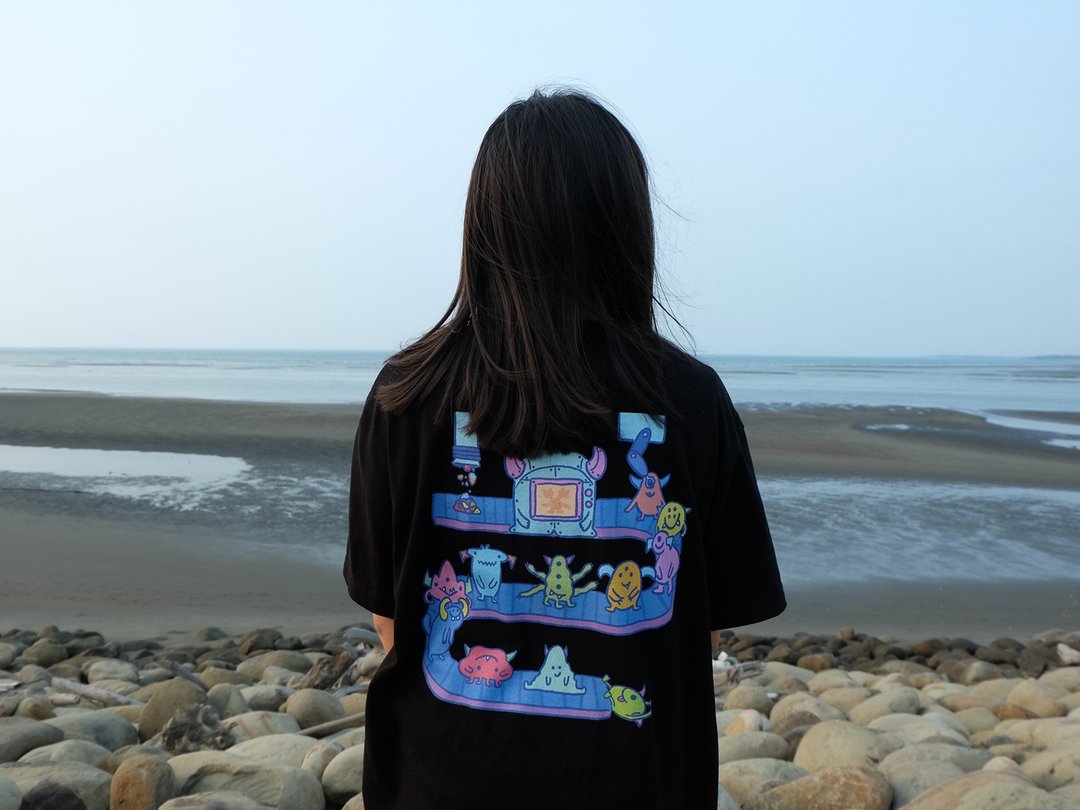 T-shirt | 怪兽中性黑T | 怪兽制造机 - 女装 T 恤 - 棉 