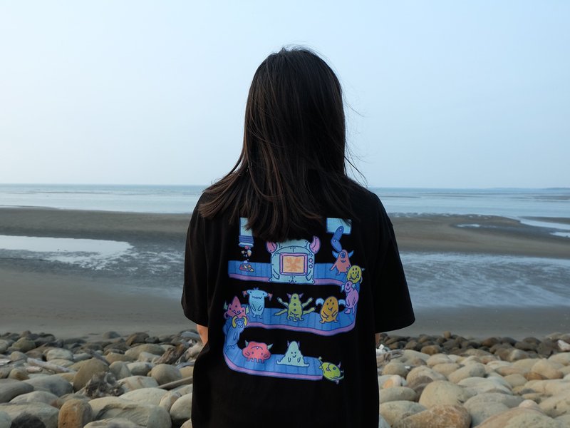 T-shirt | 怪兽中性黑T | 怪兽制造机 - 女装 T 恤 - 棉．麻 