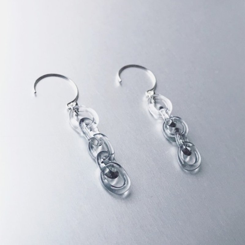圆形双色纽链玻璃耳环 Round long chain 2way Earring - 耳环/耳夹 - 玻璃 黑色