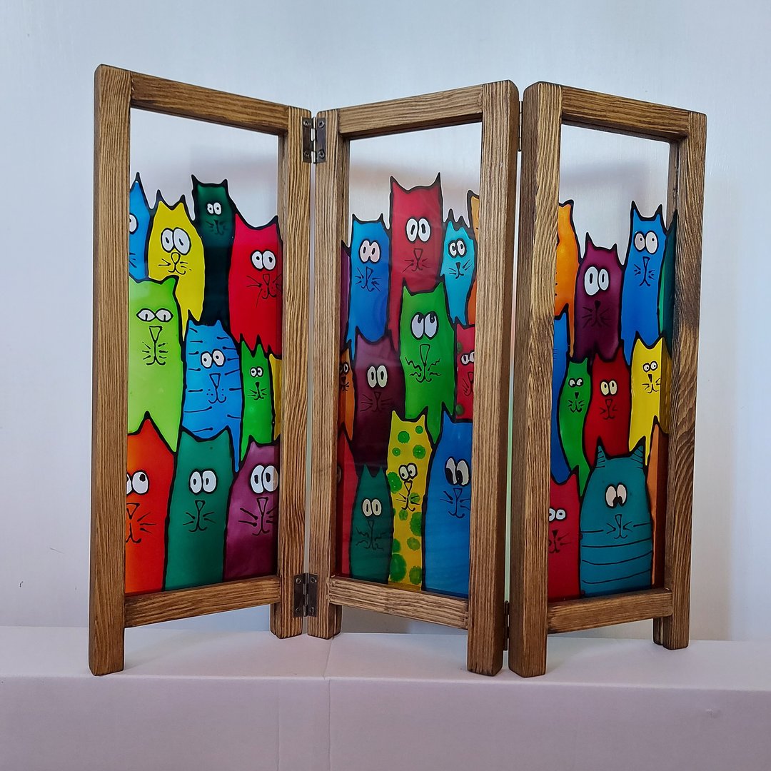 Folding table top screen/divider, wood frame and stained glass imitation. - 其他家具 - 木头 多色