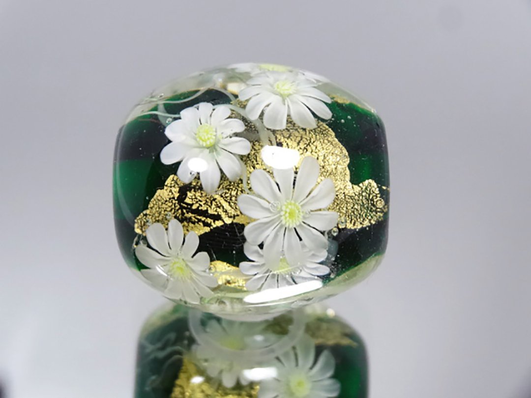 Margaret's Tonpo Ball with Glass Jar of Gold - 项链 - 玻璃 绿色