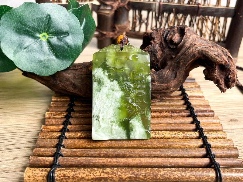 【一物一图】孤品岫玉青提奶盖山水牌连手编项链绳 - 项链 - 玉石 绿色