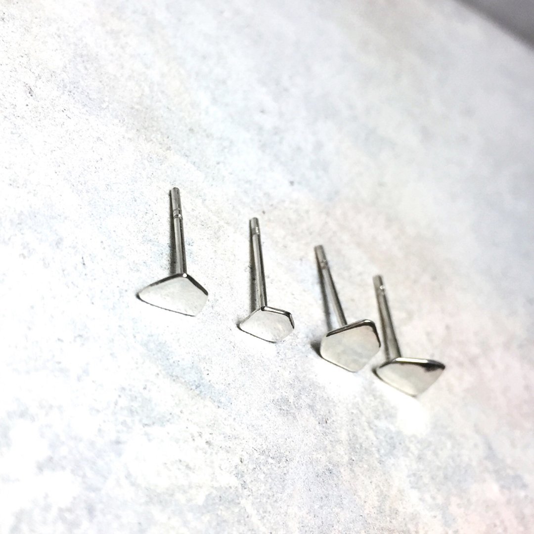 MIH 金工首饰 | 不规则纯银耳环 irregular earrings 925 sterling silver - 耳环/耳夹 - 其他金属 银色