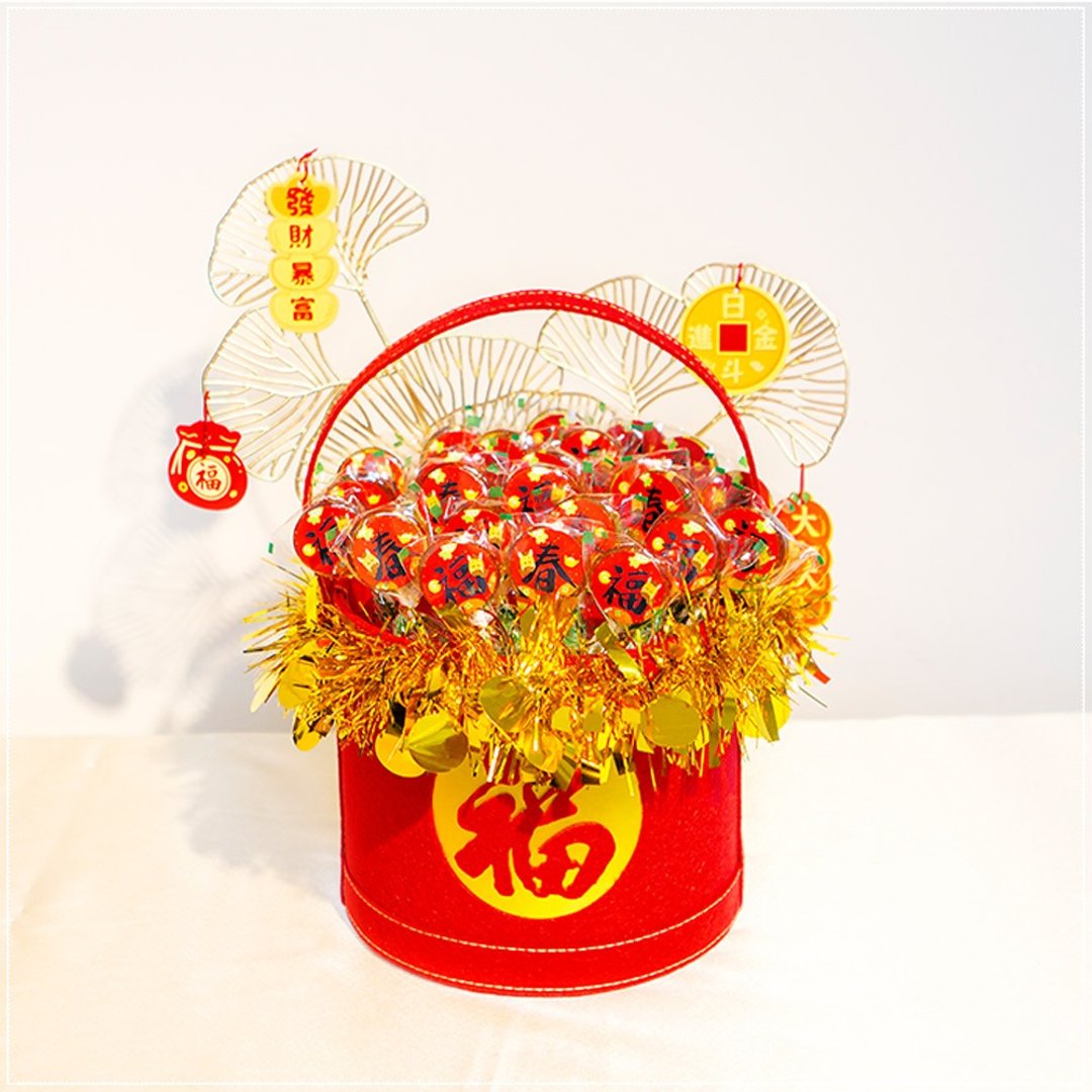 新年福桶小礼篮 万事都棒 春来福到梅子棒棒糖24入 拜拜礼篮 - 零食/点心 - 新鲜食材 红色
