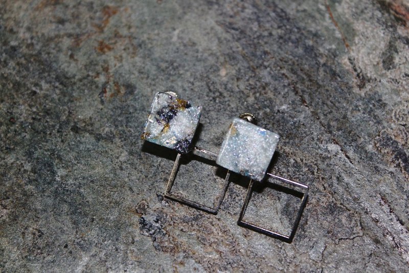 药命俱乐部软陶夹式耳环 - 耳环/耳夹 - 陶 白色