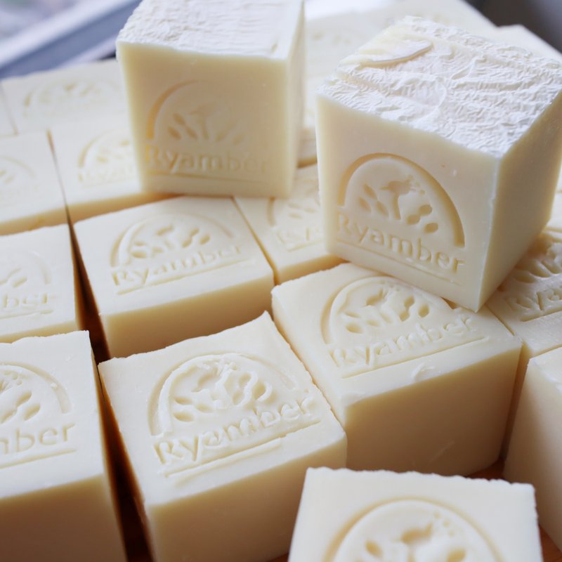 天然冷制橘油家事皂 一入 洗碗皂 洗衣皂 冷制皂 手工皂 - 衣物清洁 - 其他材质 白色