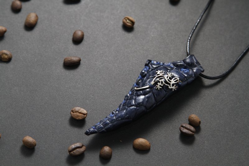 鳄鱼皮嵌银坠饰 - 项链 - 真皮 蓝色