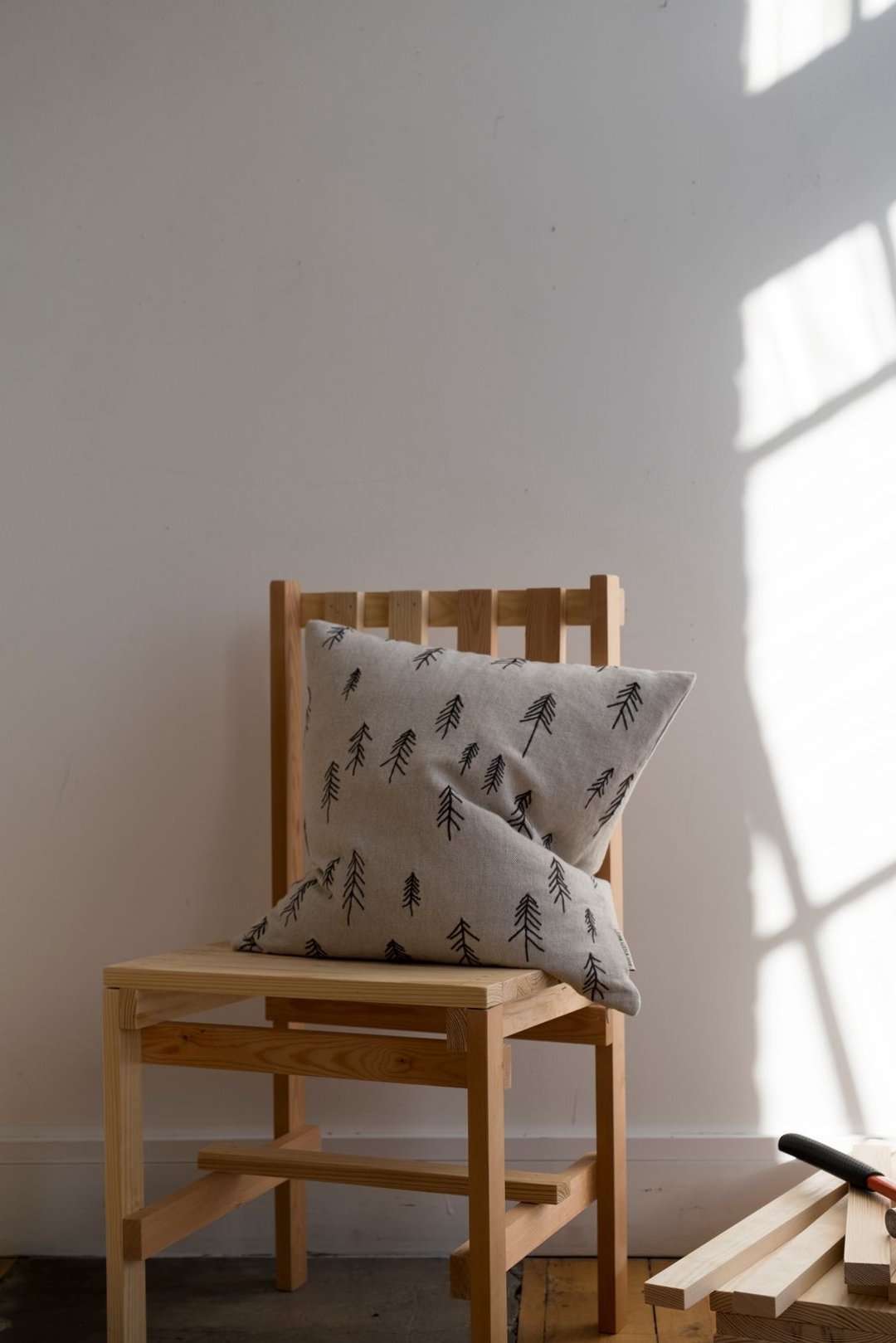 北欧设计师款 - 刺绣抱枕套 TALL  CUSHION COVER 自然亚麻色 - 枕头/抱枕 - 棉 卡其色