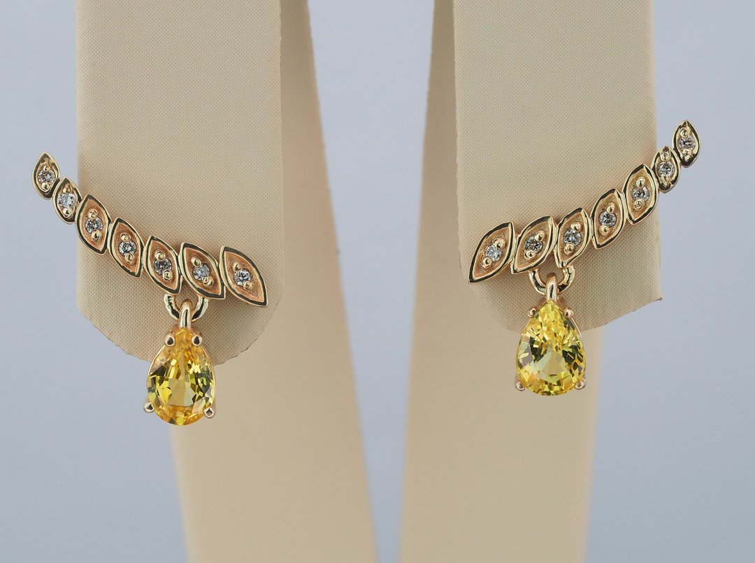 14k gold earrings with pear sapphires and diamonds - 耳环/耳夹 - 贵金属 橘色