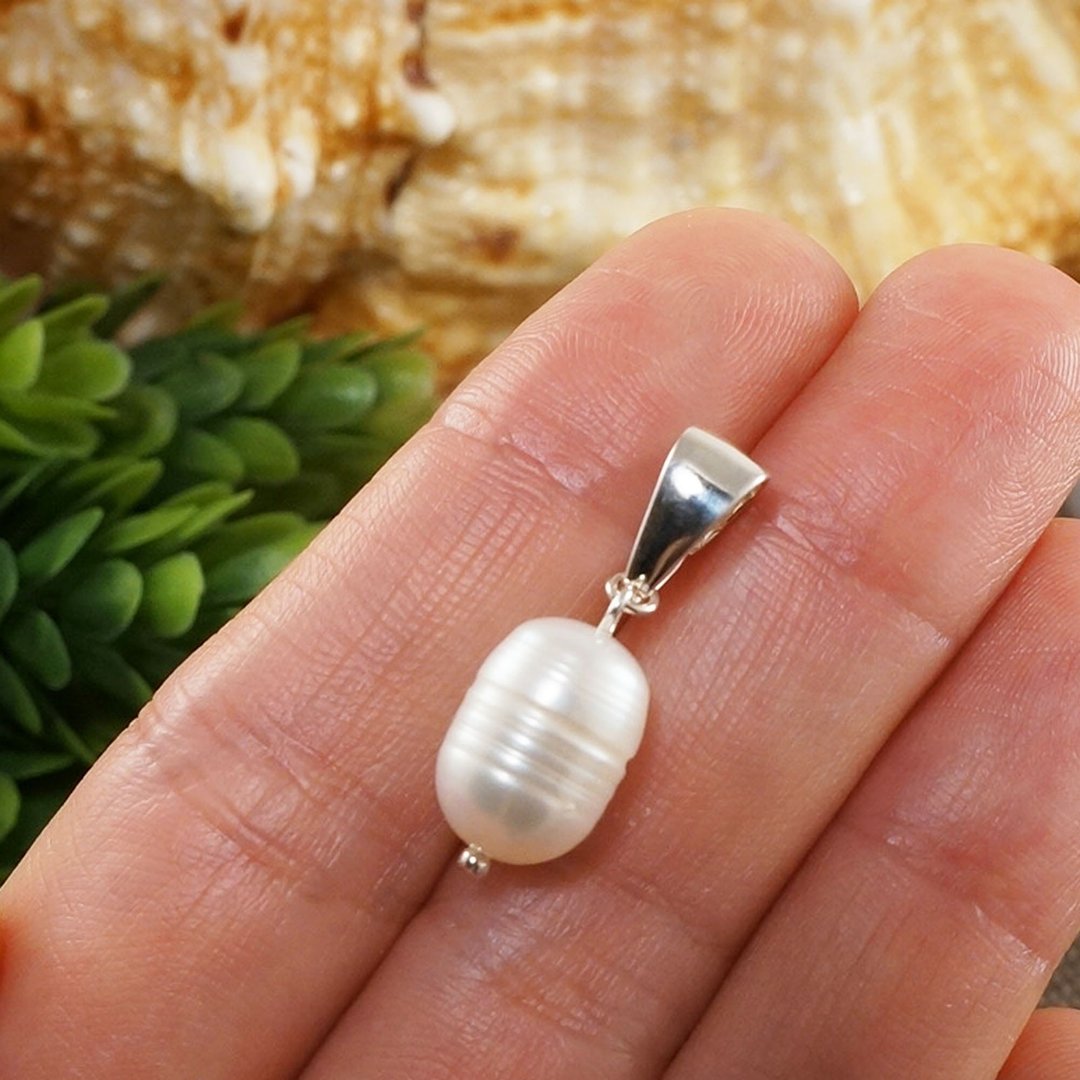 White Pearl Charm Sterling Silver Minimalist Pearl Charm Pendant Woman Jewelry - 项链 - 珍珠 白色