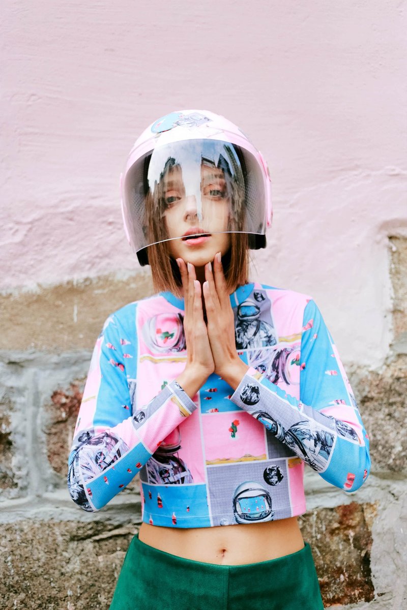 ZIZTAR 太空人之探索图案短上衣 BWL-W16-034 - 女装上衣 - 聚酯纤维 粉红色