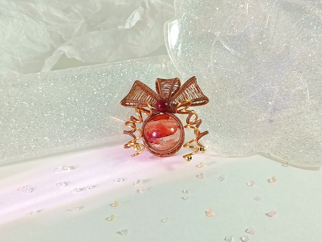 【YUE】赤焰花晶 - 红椒花水晶 × 铜线缠绕 × 守护结界结构 - 吊饰 - 水晶 红色