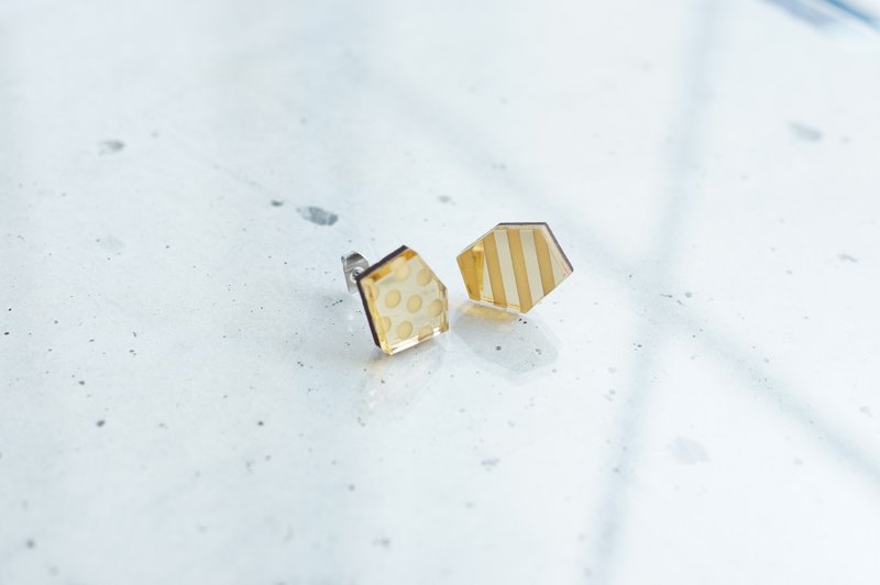 Fragment earrings / gold mirror - 耳环/耳夹 - 木头 金色