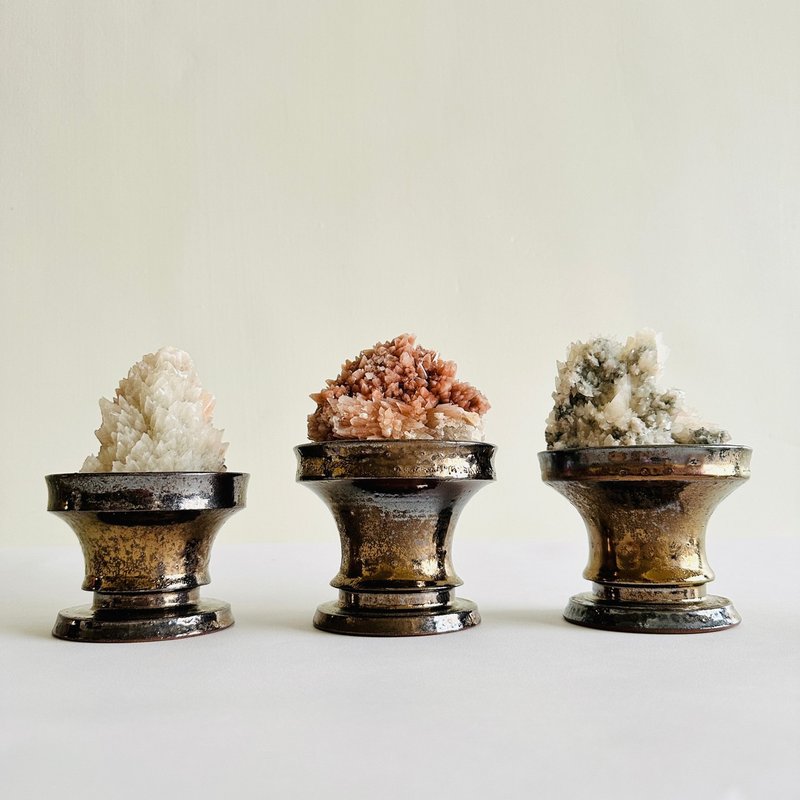 【金色奖杯】手工陶手捏花盆系列 金属釉手作陶盆 块根盆栽 - 植栽/盆栽 - 陶 金色