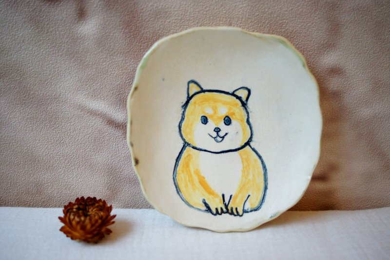 手捏米犬小圆碟  Ø 12cm 点心盘 咖啡盘 酱料碟 - 浅碟/小碟子 - 陶 咖啡色