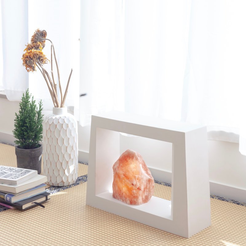 ONELIVINGS MADO |扉| 喜马拉雅盐灯 WONDER (2-3 KG) - 灯具/灯饰 - 水泥 灰色