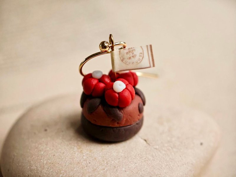 手作迷你蛋糕耳环软陶耳环 (单耳) - 耳环/耳夹 - 陶 红色