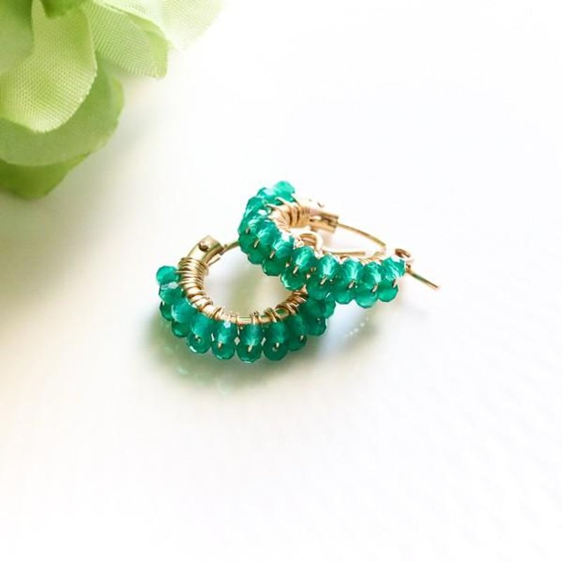 Life-enriching Stone Green onyx double hoop earrings May birthstone - 耳环/耳夹 - 宝石 绿色