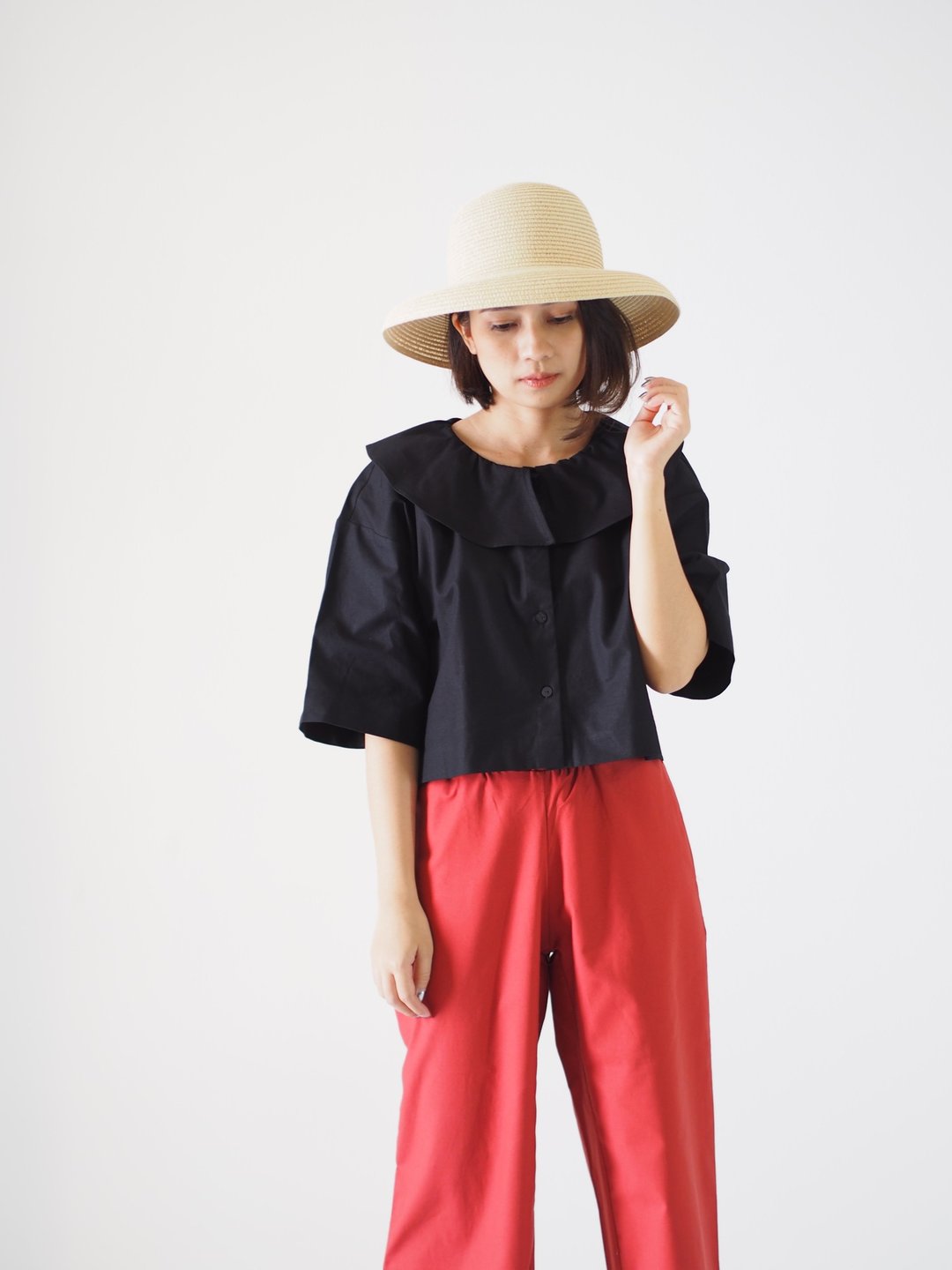 Circle Collar Crop Shirt - Black - 女装上衣 - 棉 黑色
