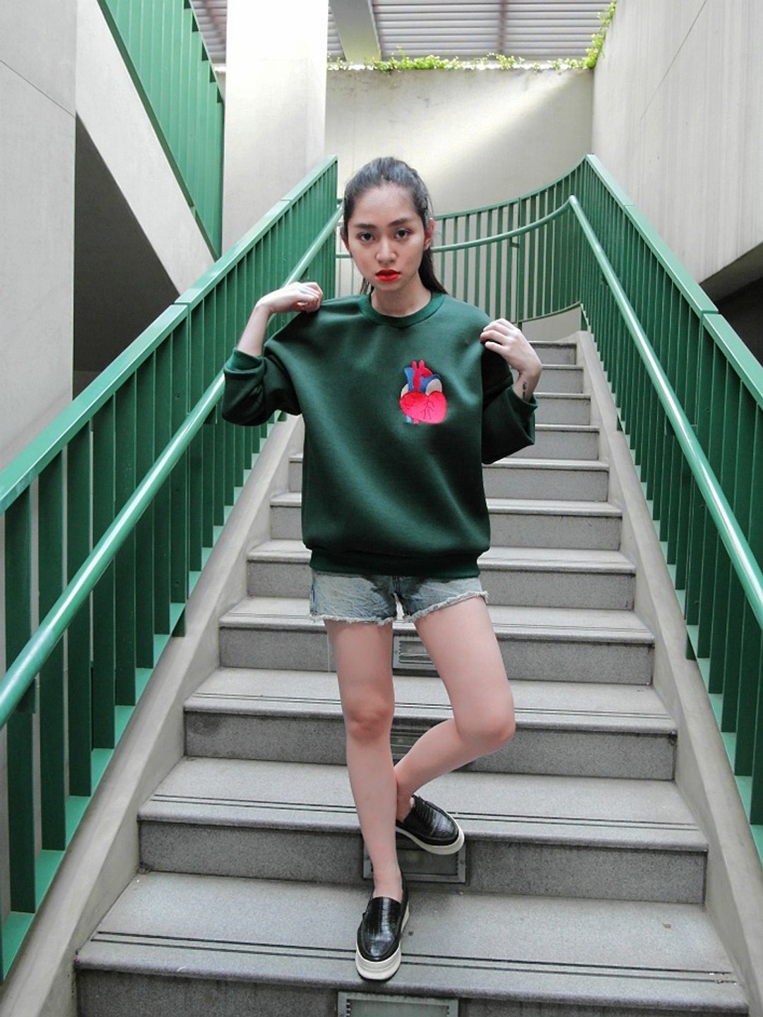 My Heart Sweatshirt 简约刺绣心脏圆领厚T(大学T)-黑/深灰/墨绿 - 中性连帽卫衣/T 恤 - 棉 多色