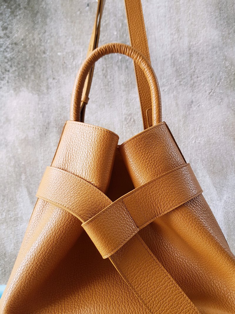KANGAROO (Caramel) Leather Bucket Bag - 侧背包/斜挎包 - 真皮 咖啡色