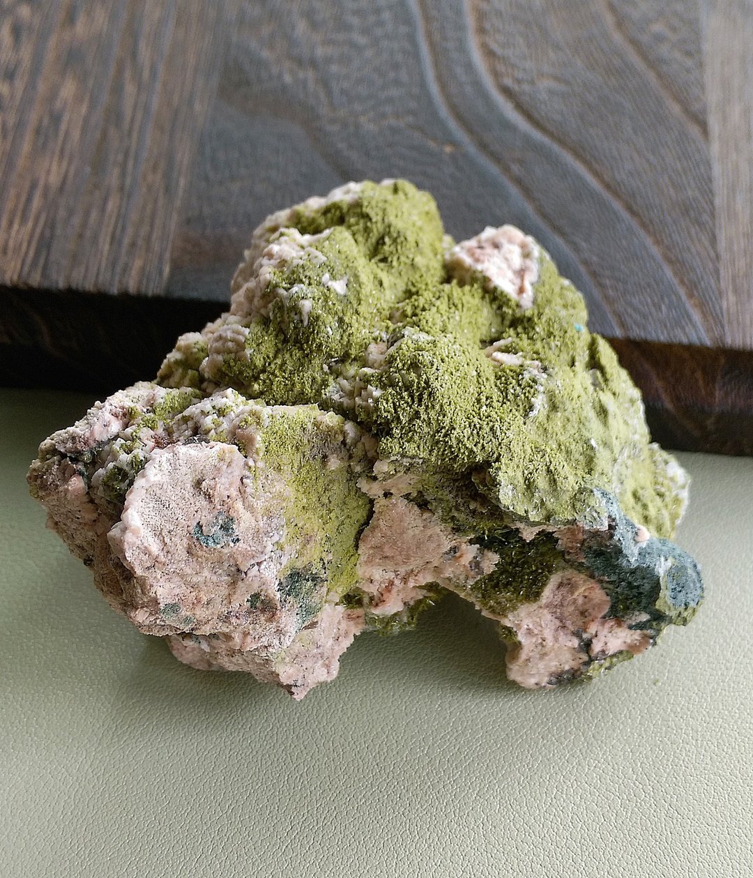 Epidote 山东产地 绿帘石 粉长石共生矿 天然矿石 原矿 - 摆饰 - 其他材质 