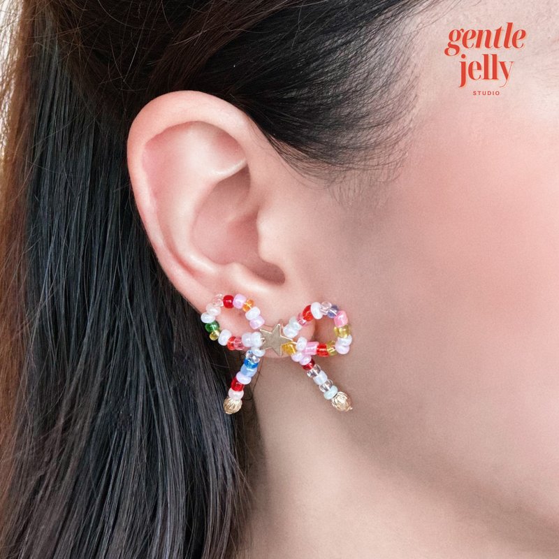 彩虹蝴蝶结串珠耳环，彩色缎带耳环 - 耳环/耳夹 - 其他材质 多色