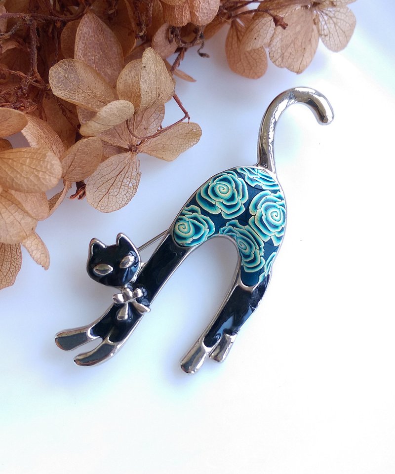 Vintage Jewelry 西洋古董饰品 伸懒腰的猫 玫瑰花身 猫咪  别针 - 徽章/别针 - 其他金属 金色