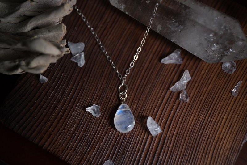 冰种泪滴蓝月光石925纯银 锁骨颈链 可选晶石尺寸 - 颈链 - 宝石 白色