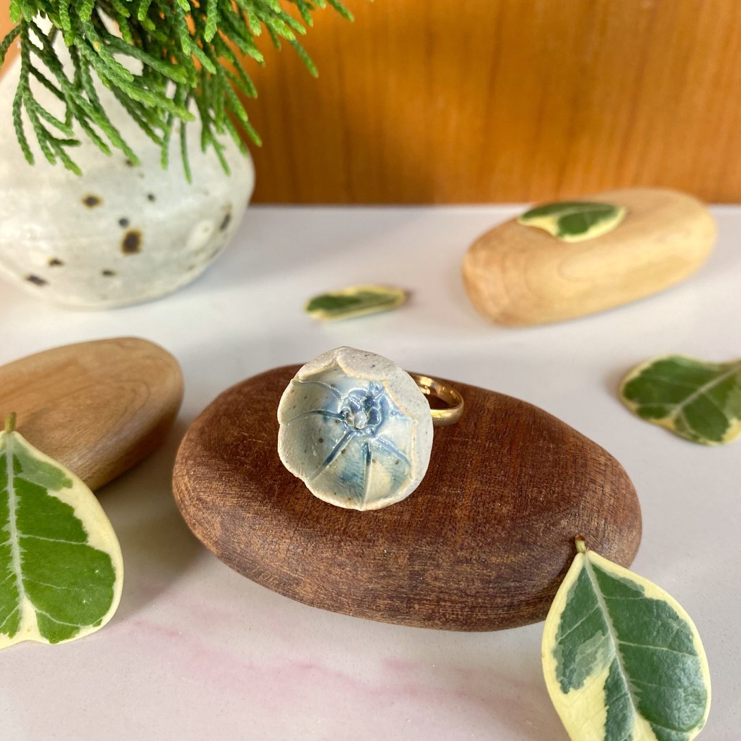花朵戒指 ( no 30 ) / 陶瓷戒指 / 手工制作 - 戒指 - 陶 白色