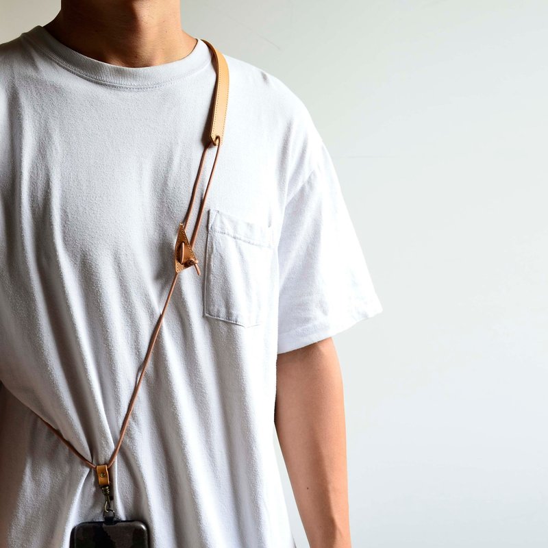 【野人的值星带】牛皮手机背带 皮革颈挂绳 侧背 手机挂绳 IPHONE - 手机配件 - 真皮 卡其色