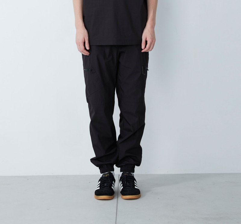 【出清品】出门无需带包 装什么裤- 防泼水多口袋休闲机能长裤-黑 - 男士长裤 - 棉．麻 黑色