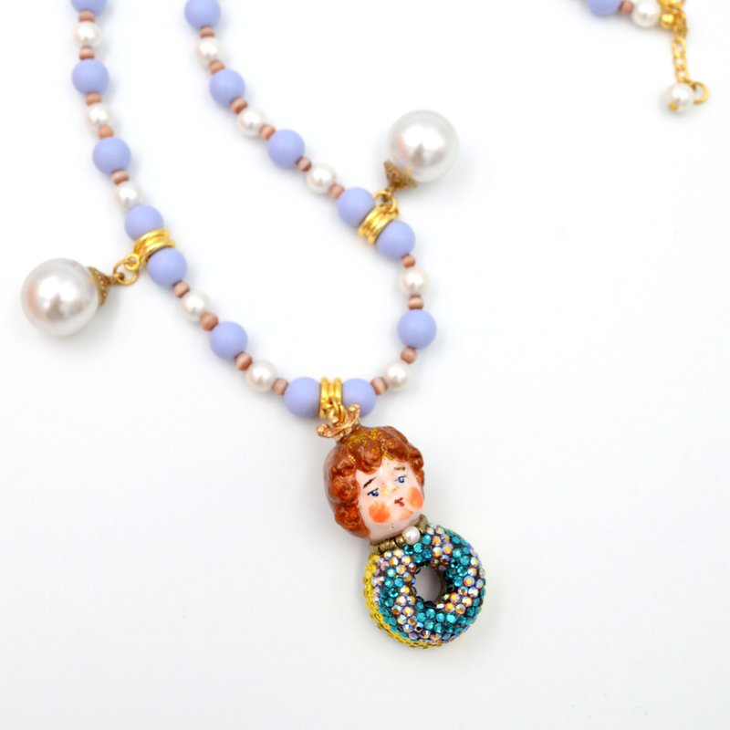 TIMBEE LO 甜甜圈冬甩小婴孩娃娃水晶贝壳珍珠项链 Swarovski - 项链 - 塑料 多色