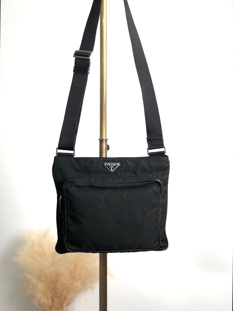 【日本直送品牌二手包】PRADA普拉达单肩包黑三角形Logo尼龙复古旧款JBNJAG - 侧背包/斜挎包 - 尼龙 黑色