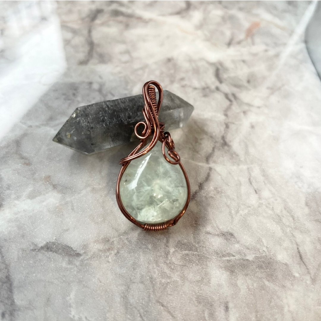 羽毛萤石 金属编织吊坠 手作设计 - 项链 - 水晶 绿色